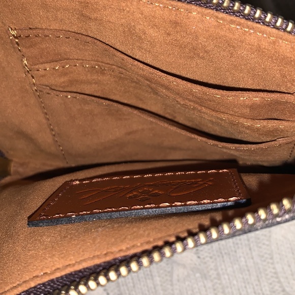 Patricia Nash Reale Wristlet - Picture 4 of 4